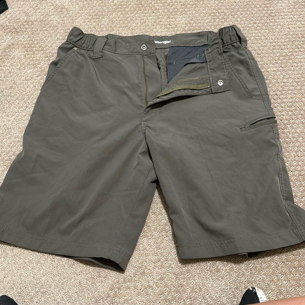 Men’s Wrangler Shorts Size 34